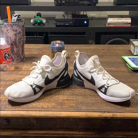 Nike - Picture 3 of 3